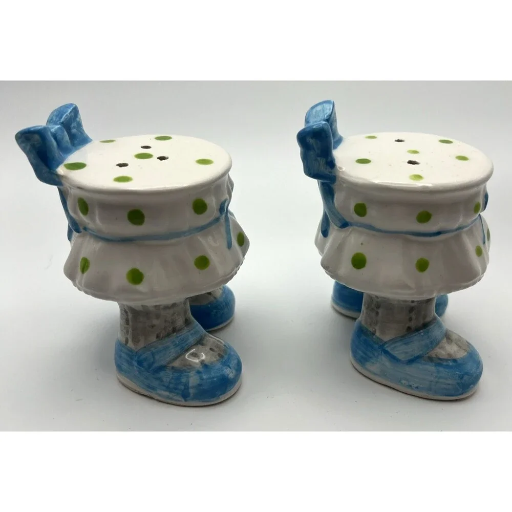 Vintage Enesco Japan Doll Tables Salt and Pepper Shaker Set - in Great Shape!